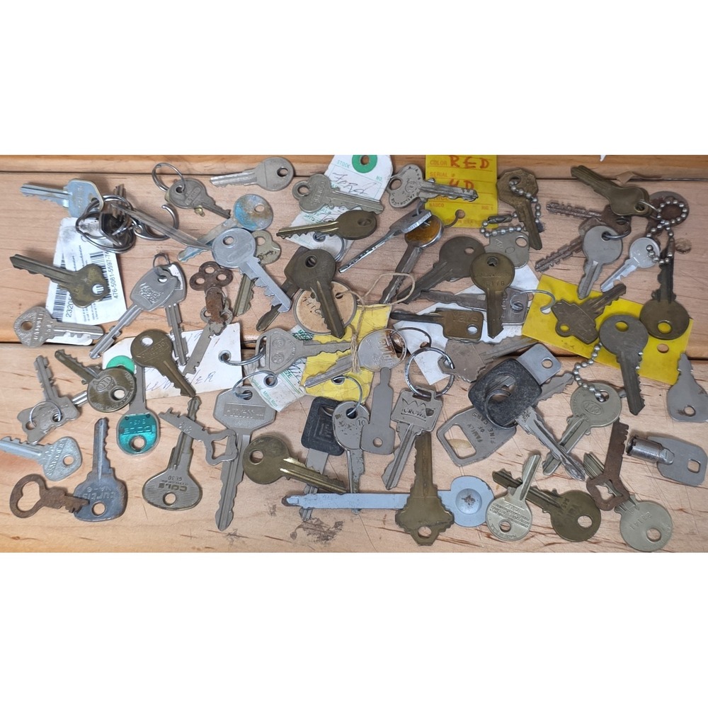 Vintage Key Lot Assorted Brands Yale Ford Master Skeleton Barrel Keys Steampunk